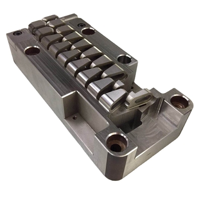 Cavità del centro della muffa di perforazione del metallo prezioso EDM dei pezzi meccanici del tornio di CNC S136